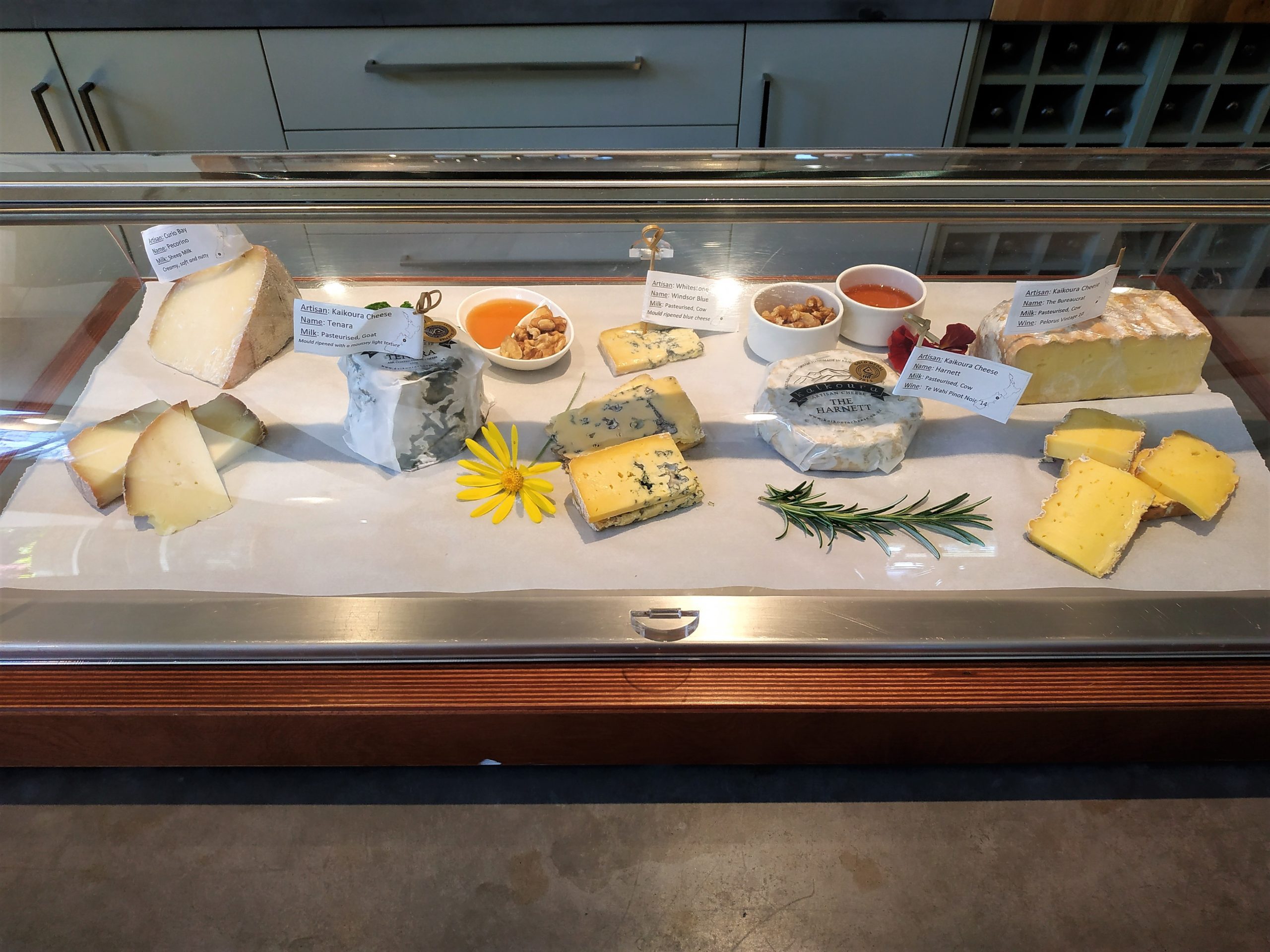 Cloudy-Bay-Cellar-Door-cheese-selection
