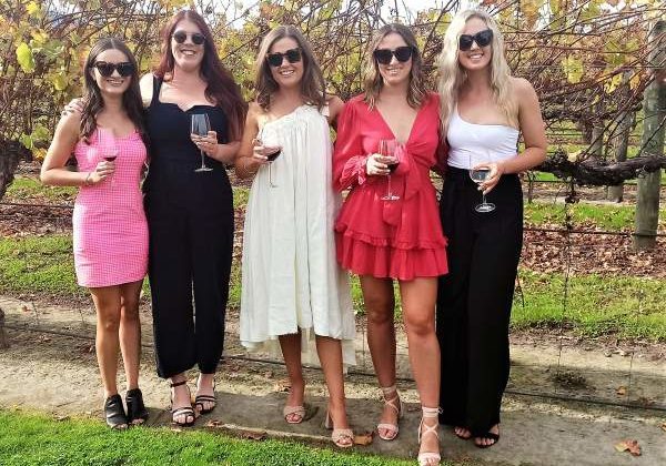 Discounted-wine-tour-at-st-clair-600